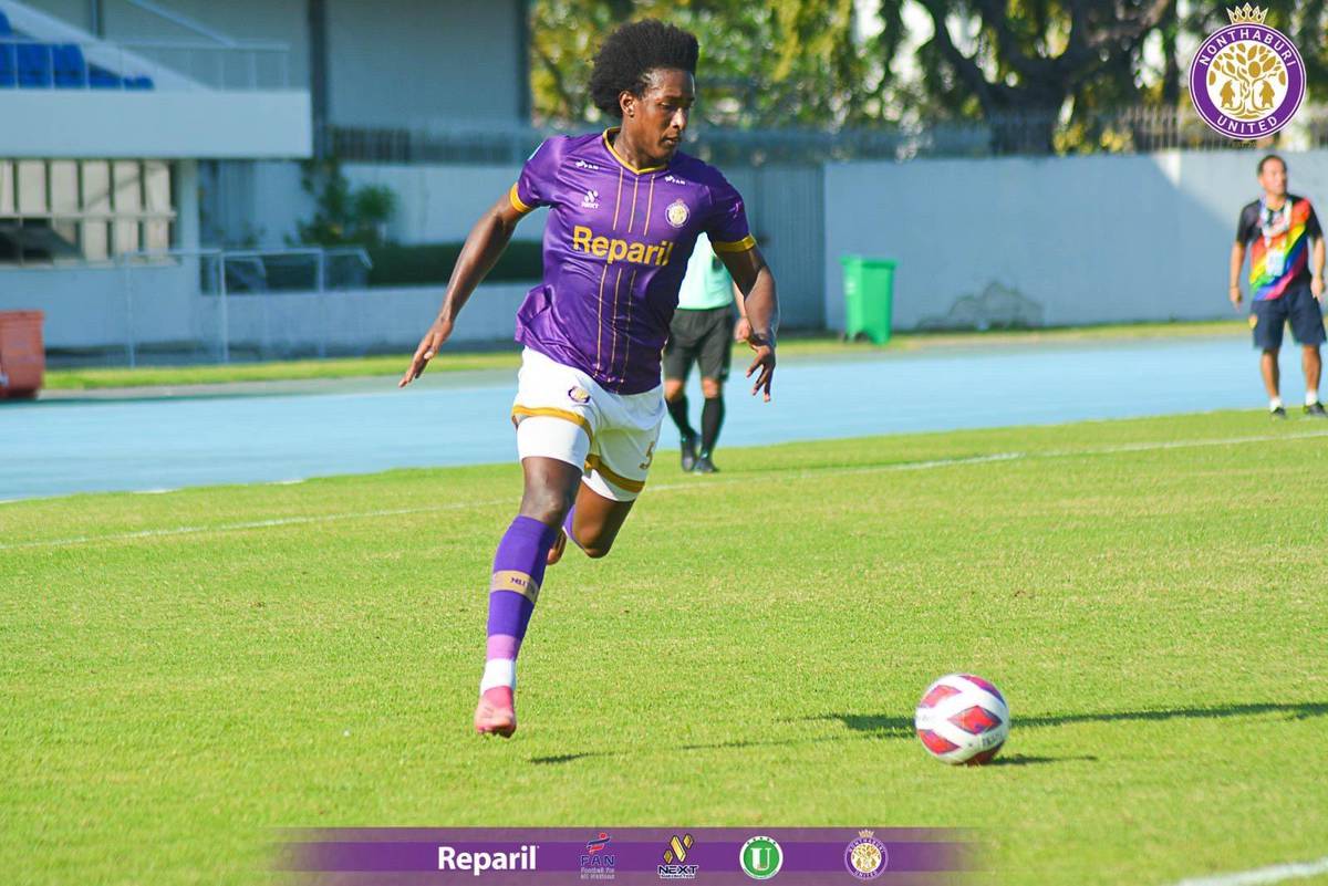 Dudu Lima, jogando no Nonthaburi United, região de Bangkok na Tailândia