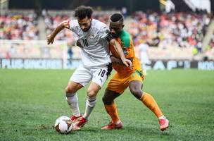 Mohamed Salah em ação pelo Egito contra a Costa do Marfim (Foto: CHARLY TRIBALLEAU / AFP)