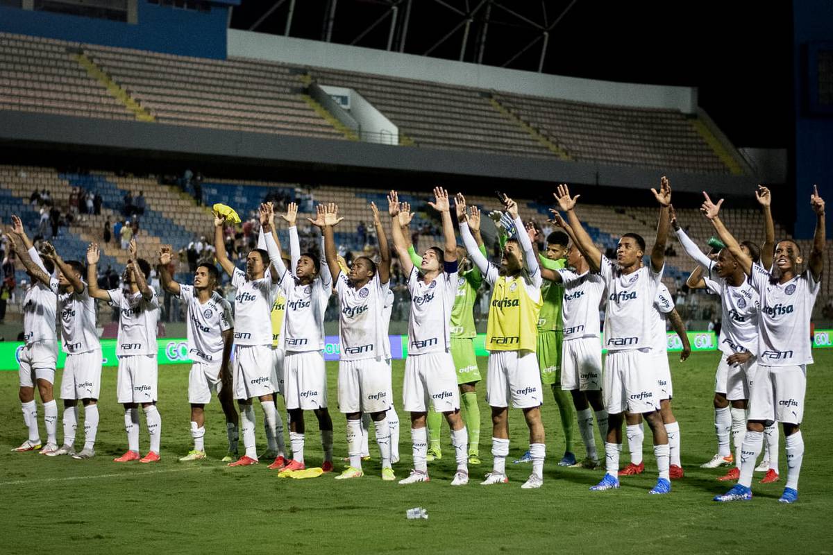 Palmeiras atropela Oeste e avança à semifinal da Copinha