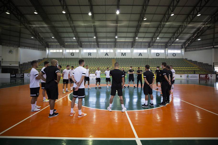 Seleção Masculina de Futsal realiza primeiro treino no Ginásio José Francisco Perini, em Gramado