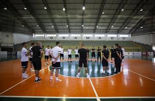 Seleção Masculina de Futsal realiza primeiro treino no Ginásio José Francisco Perini, em Gramado (Foto: Thais Magalhães/CBF)