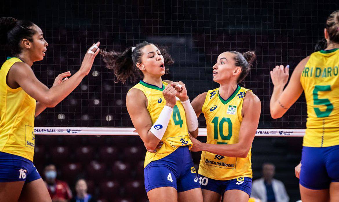 Brasil cai para Sérvia e fica com o vice no Mundial de vôlei feminino