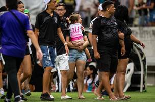 Confusão em jogo do Ceará (Foto: Thiago Gadelha/SVM)