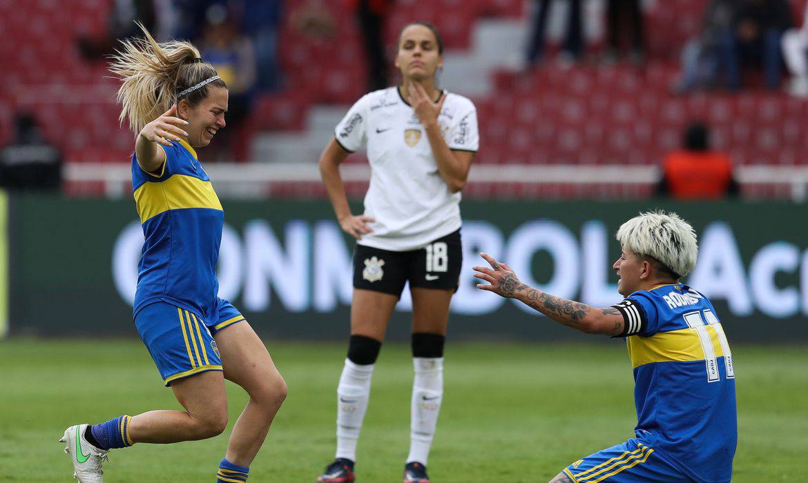 Corinthians goleia e se garante nas quartas da Libertadores feminina