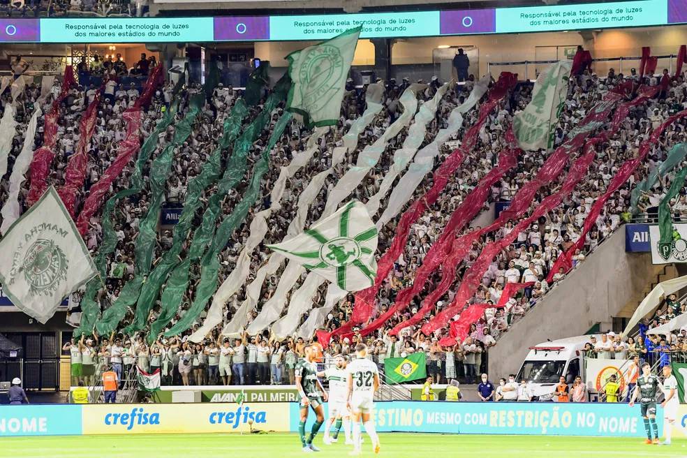 Torcida do Palmeiras em jogo contra o Coritiba