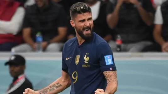 Giroud celebra o gol da vitória da França