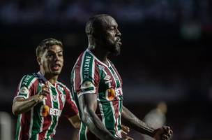 Observado por Nonato, Manoel comemora seu gol sobre o São Paulo (Foto: Marcelo Gonçalves/Fluminense)
