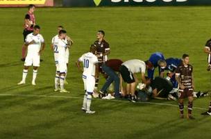 Choque no gramado durante a partida Juventus x Avaí (Foto: Reprodução/TVN Sports)