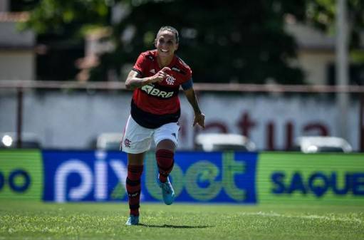 Flamengo vence Esmac