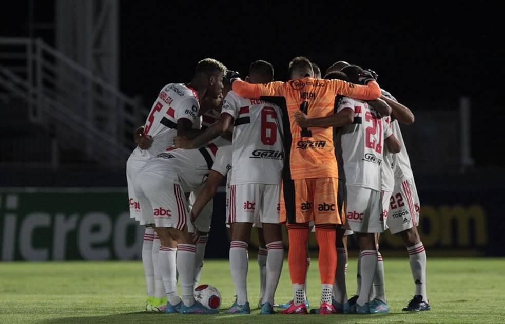 Jogadores do São Paulo fazem roda