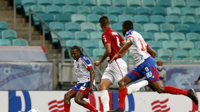 Rodallega em ação na partida entre Bahia e Barcelona, na Arena Fonte Nova