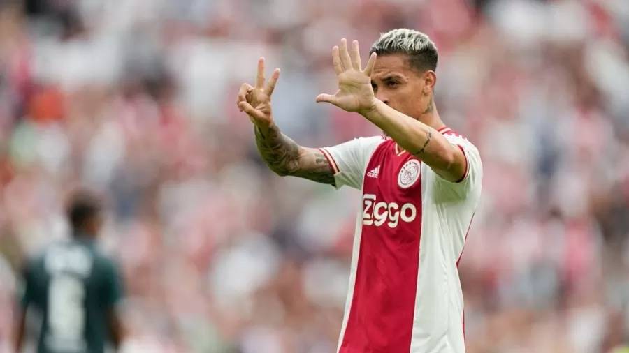 Ajax teria definido valor para vender Antony ao Manchester United.