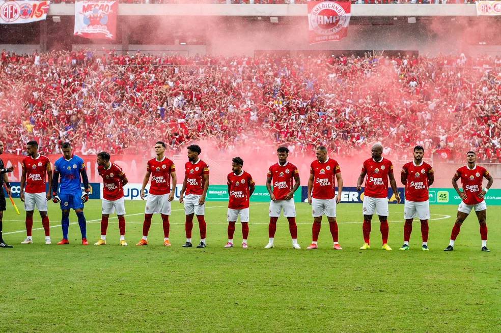 Equipe do América-RN antes do jogo que garantiu o acesso
