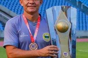 Técnico Marcinho Guerreiro comemorando vice-campeonato da Série A do maranhense (Foto: Arquivo Pessoal/Cordino EC)