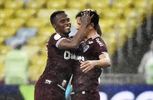 Arias e Cano comemoram gol em Fluminense x Juventude (Foto: André Durão)