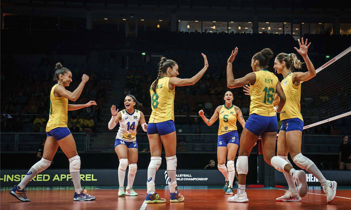 Vôlei feminino: Sérvia bate Brasil por 3 a 0 e vence mundial