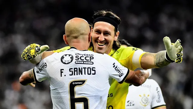 Corinthians vence Guarani de virada e é líder de grupo no Paulistão