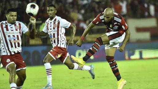Na volta de Rodrigo Caio, Lorran marca seu primeiro gol e Flamengo empata com Bangu
