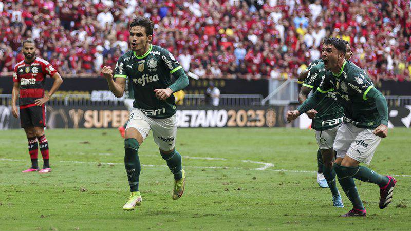 Palmeiras bate Flamengo e é campeão inédito da Supercopa do Brasil