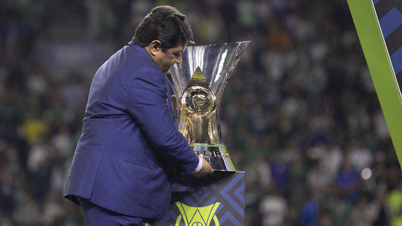Pesquisa considera Brasileirão campeonato mais forte do mundo.