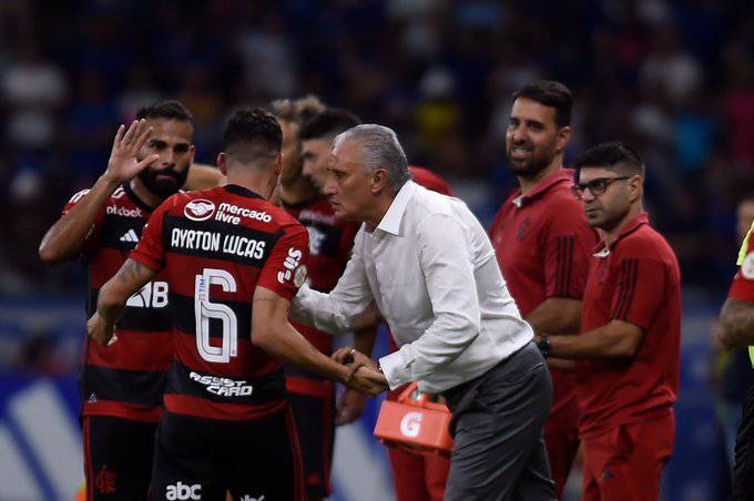 Roteiro da estreia se repete, e Tite dá novo xeque-mate com o Coringa em vitória do Flamengo