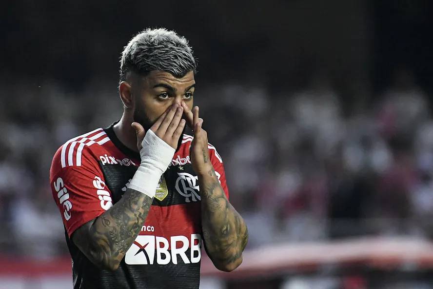 Flamengo reconhece má fase e não tem prazo para renovar com Gabigol