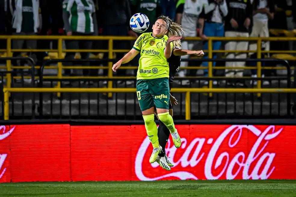 Palmeiras informa ruptura do ligamento de joelho de meia antes da final da Libertadores Feminina