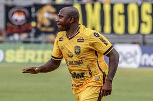 Paysandu-PA 1 x 2 Amazonas-AM - Onça vence, frustra torcida do Papão e se aproxima do acesso (Foto: Fi)