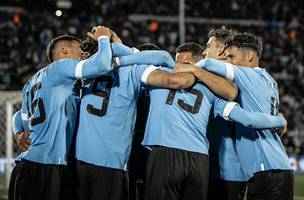 Uruguai 2 x 0 Brasil - Tabu quebrado com direito a "olé" no Centenário (Foto: Fi)