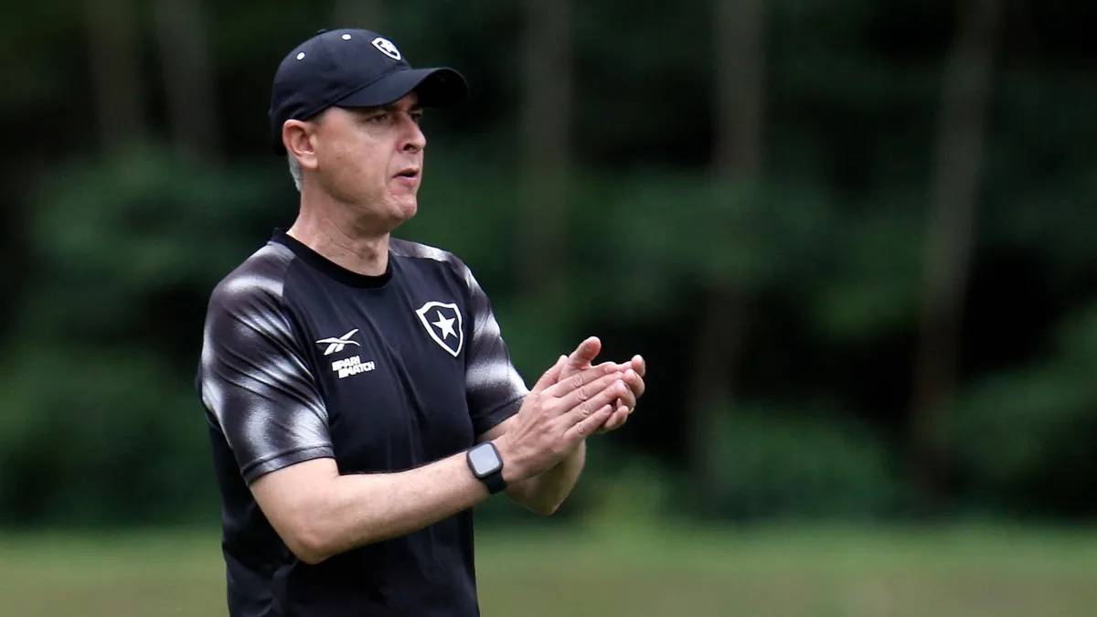 Tiago Nunes já recebe críticas de torcedores em estreia no Botafogo