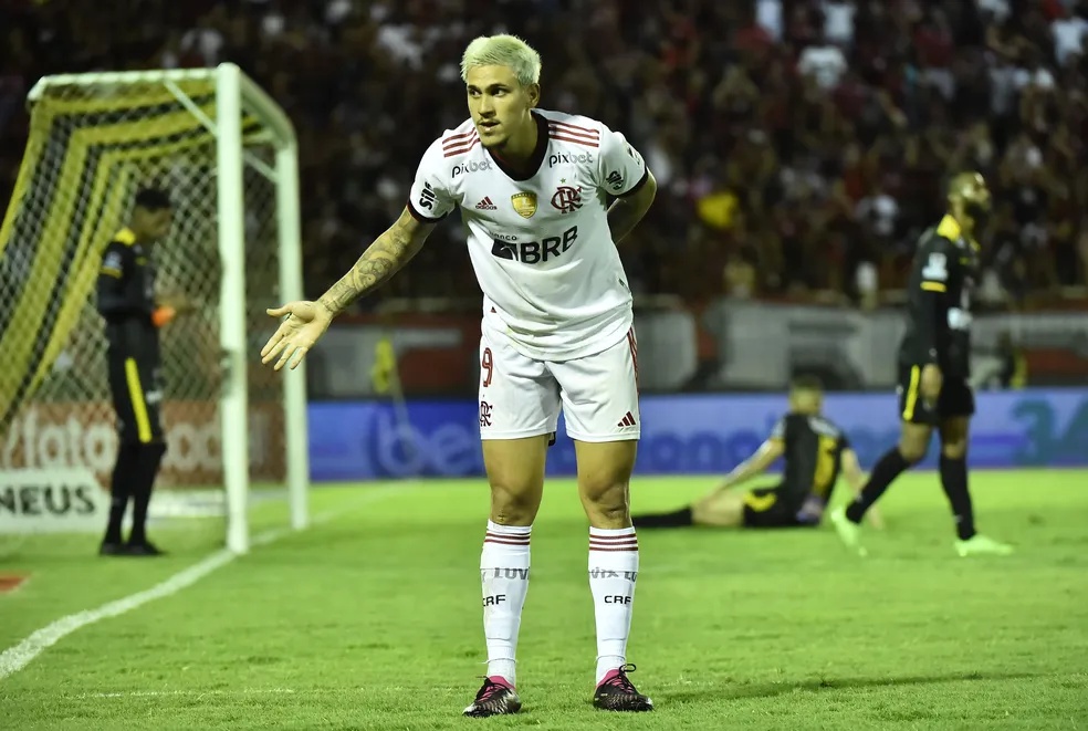 Análise: Vítor Pereira testa, mas Flamengo vive refém do quarteto ofensivo