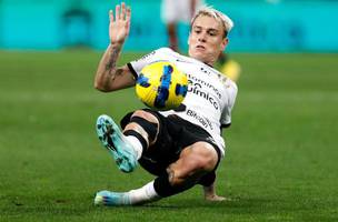 Com atuação de gala de Renato Augusto, Corinthians vence o Botafogo-SP (Foto: SportBuzz)