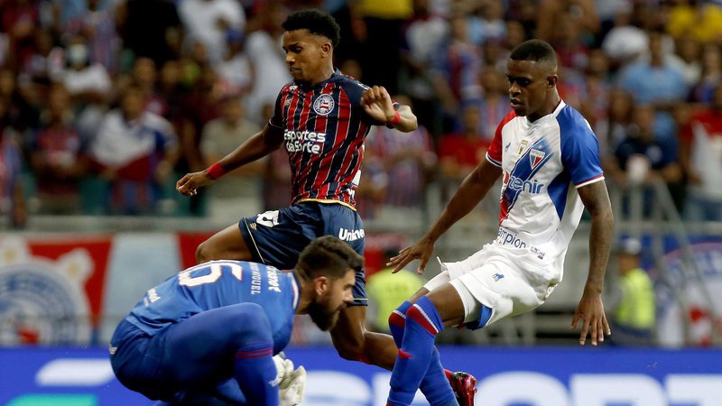 Vaias, atropelo e polêmicas: Fortaleza vence Bahia na Copa do Nordeste