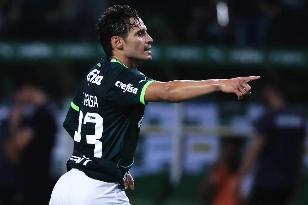 Veiga dita o ritmo e dá ao Palmeiras um poder de decisão que poucos times brasileiros têm