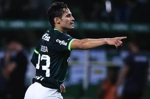 Veiga dita o ritmo e dá ao Palmeiras um poder de decisão que poucos times brasileiros têm (Foto: GE SP)
