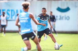 Diego Souza ganha chance no Grêmio, mas tem futuro indefinido e cogita aposentadoria (Foto: GE PORTO ALEGRE)