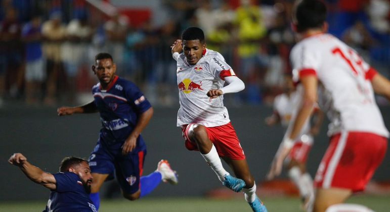 RB Bragantino empata com Bahia de Feira-BA e segue vivo na Copa do Brasil