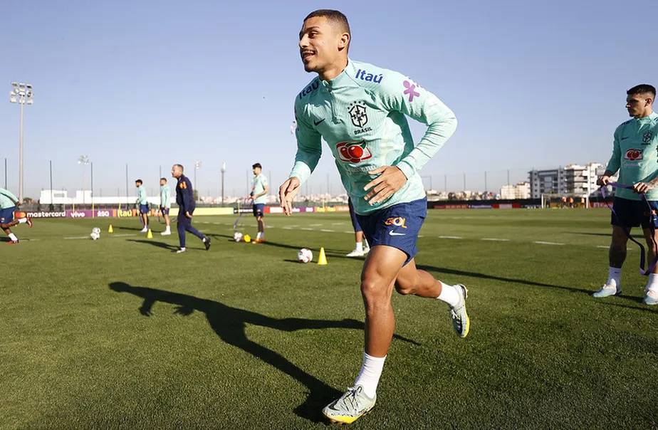 Seleção não abre o ciclo com tantos jogadores que atuam no país desde o de 2014