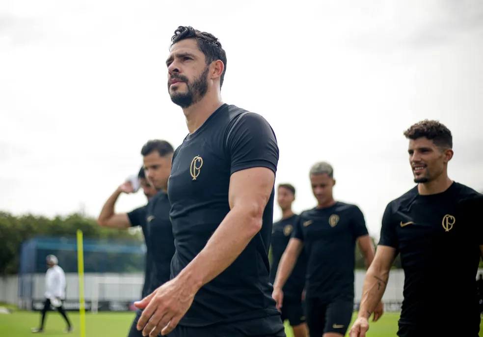 Três atitudes que mostram como Giuliano abraçou o Corinthians e virou torcedor em campo
