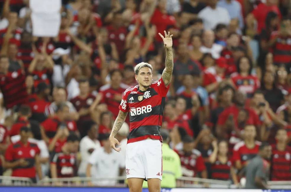 À la "Rei dos Clássicos": Pedro repetirá sequência de Bruno Henrique se marcar pelo Flamengo na final