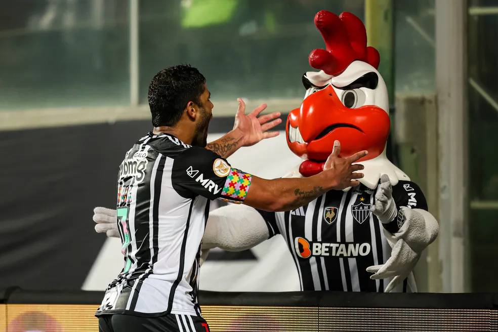 Atlético-MG vence em evolução coletiva, e Hulk esvazia adega de Coudet