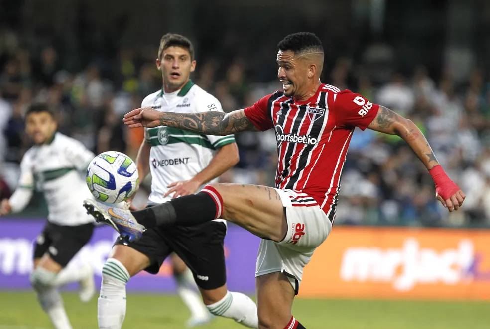 Empate com Coritiba deixa claro que prioridade do São Paulo deve ser pontuar no Brasileirão