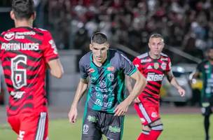 Esfacelado, Flamengo volta a levar olé em novo vexame marcado por apatia (Foto: GE RIO)