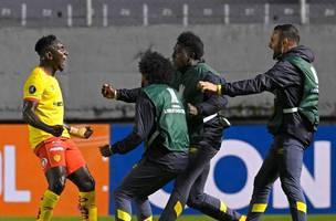 Flamengo leva virada e Aucas conquista vitória histórica na Libertadores. (Foto: R7)
