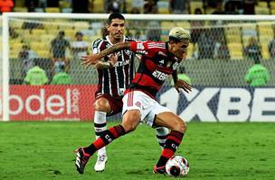 Flamengo vence Fluminense e fica mais perto do título carioca (Foto: R7)