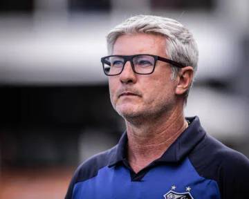 Odair vê time em evolução e promete melhora: "Tenho convicção"