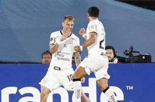 Róger Guedes brilha, e Corinthians vence Liverpool na estreia da Libertadores (Foto: R7)