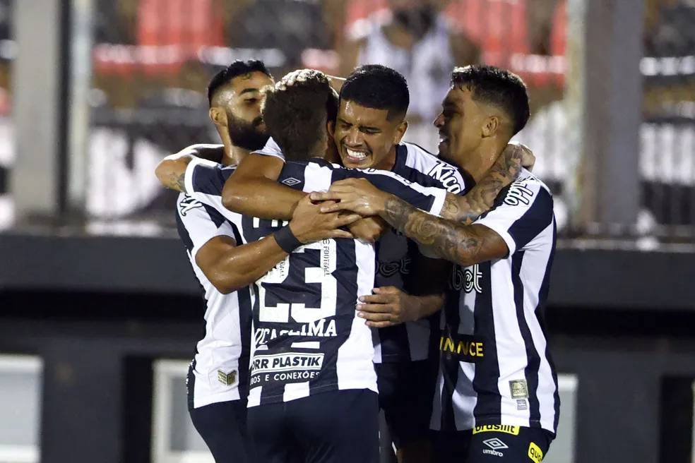 Vitória não esconde problemas do Santos, e torcedor tem motivos para se preocupar