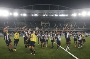 Botafogo dá show e segue em um sonho que se mostra cada vez menos impossível (Foto: GE)