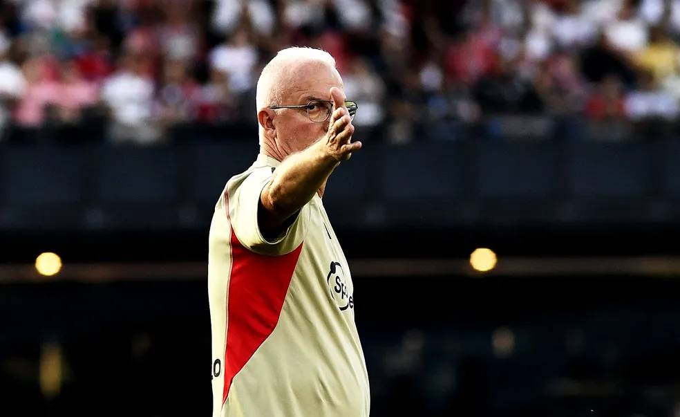 Dorival começa a reconstruir o São Paulo de trás para frente, e evolução é realidade